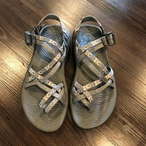NWOT Women’s Gray Chaco ZX/2 Sandals Toe Loop Sz 7